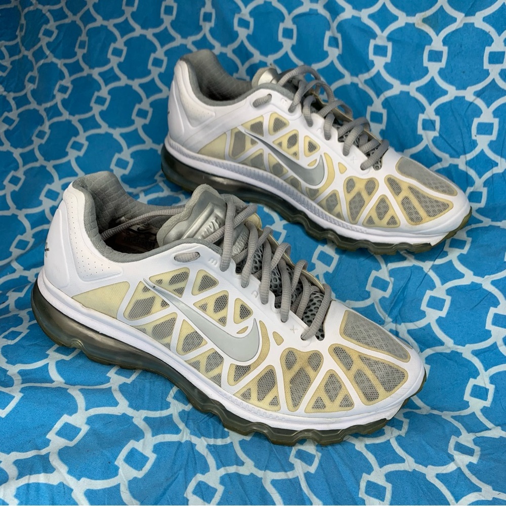 Nike Women’s size 8.5 Air Max 2011 White Silver low top wmns running sneakers og